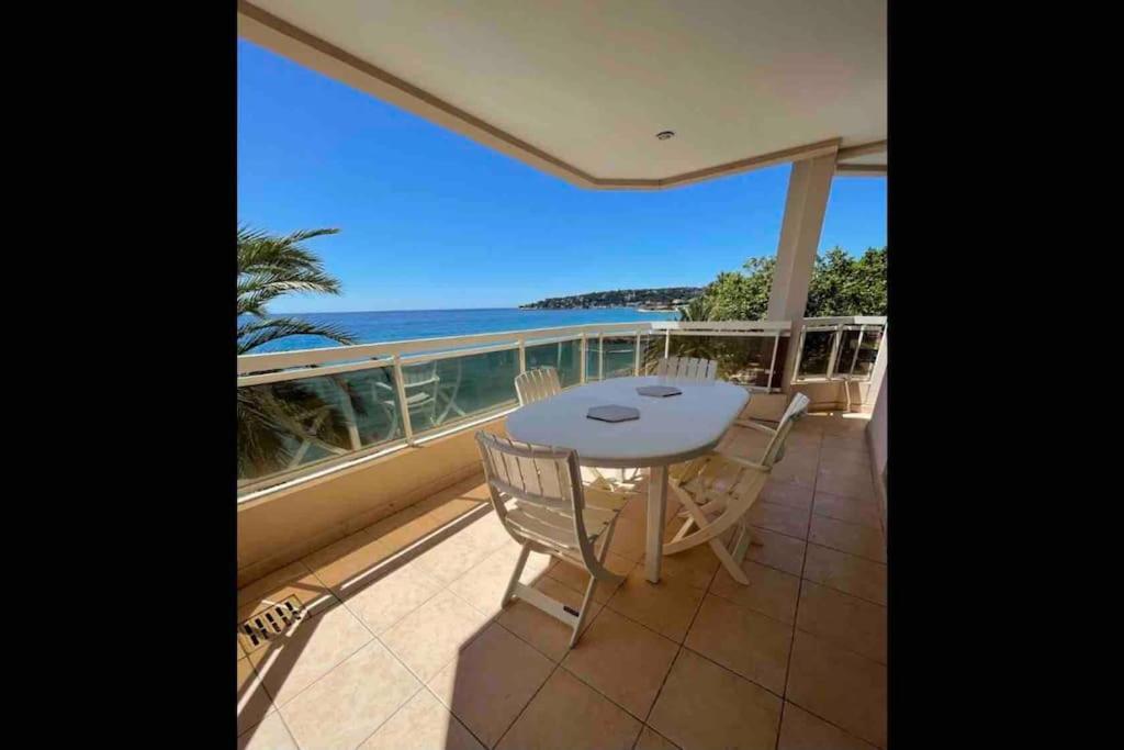 Appartement Bord De Mer Avec Garage Menton Dış mekan fotoğraf